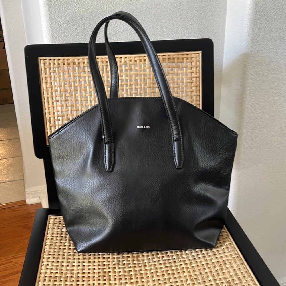Mat and Nat black shoulder bag